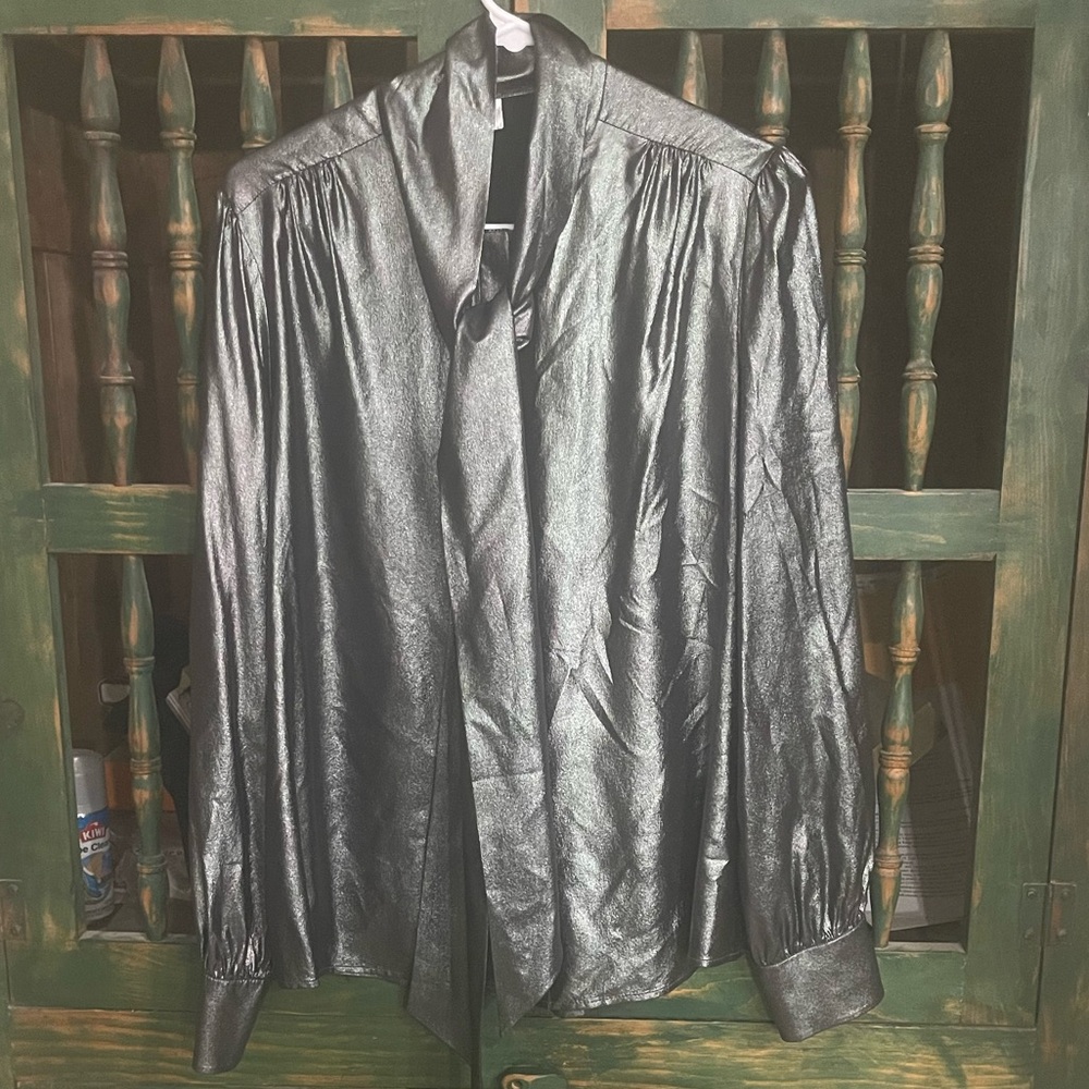 NWOT Nordstrom Lilysilk Bow-tie Neck Silk Metallic Blouse - L - Picture 2 of 9